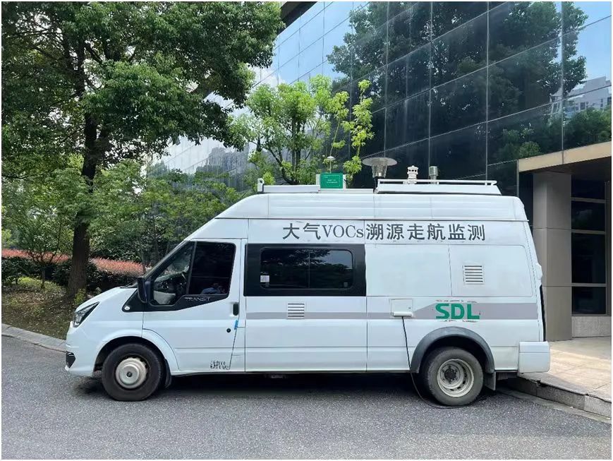 ezweb易利娱乐平台大气走航服务监测车2.jpg